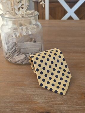 Brooks Brothers 100% Silk Made In USA Yellow with Navy Polka Dots Tie